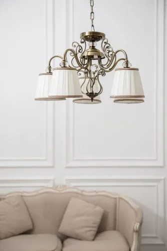 Потолочная люстра Maytoni Vintage ARM420-05-R  фото 3
